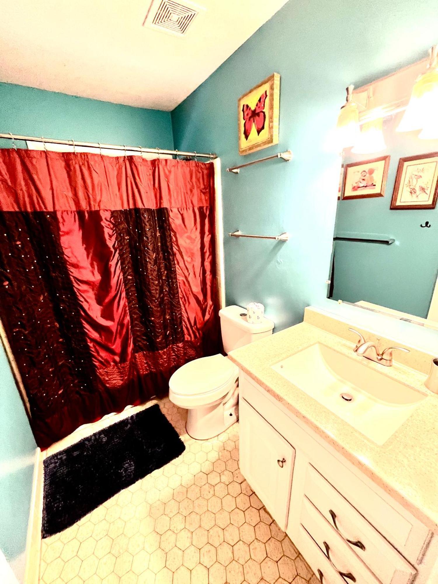 Family Friendly Downtown Home - Private Yard & Grill - Location, Location, Location! Athens Extérieur photo