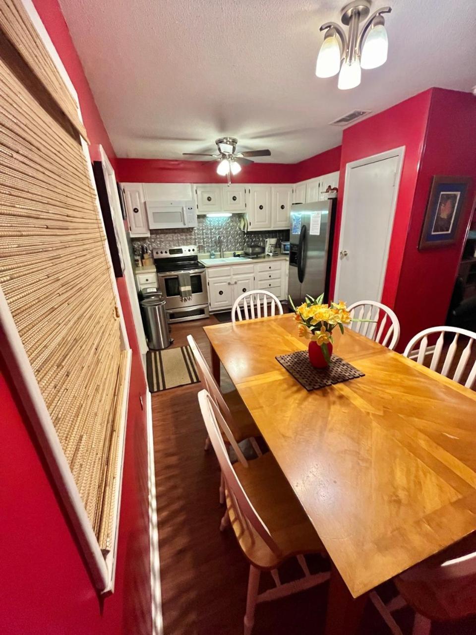 Family Friendly Downtown Home - Private Yard & Grill - Location, Location, Location! Athens Extérieur photo